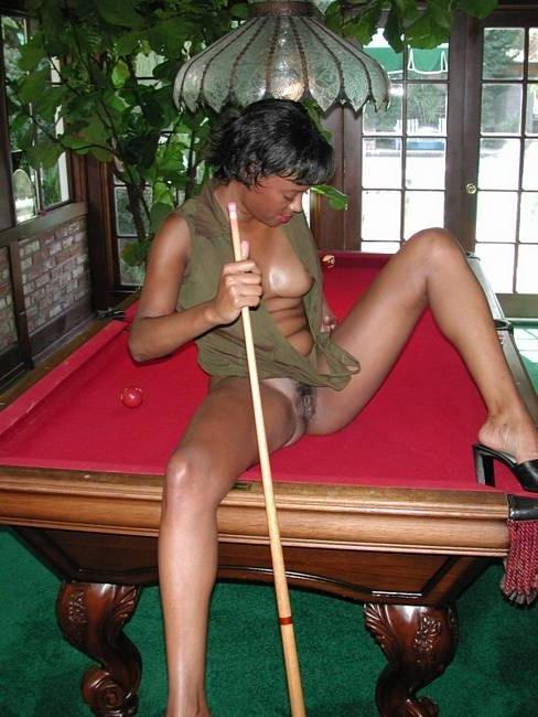 15P Ebony babe showing her phat brown booty