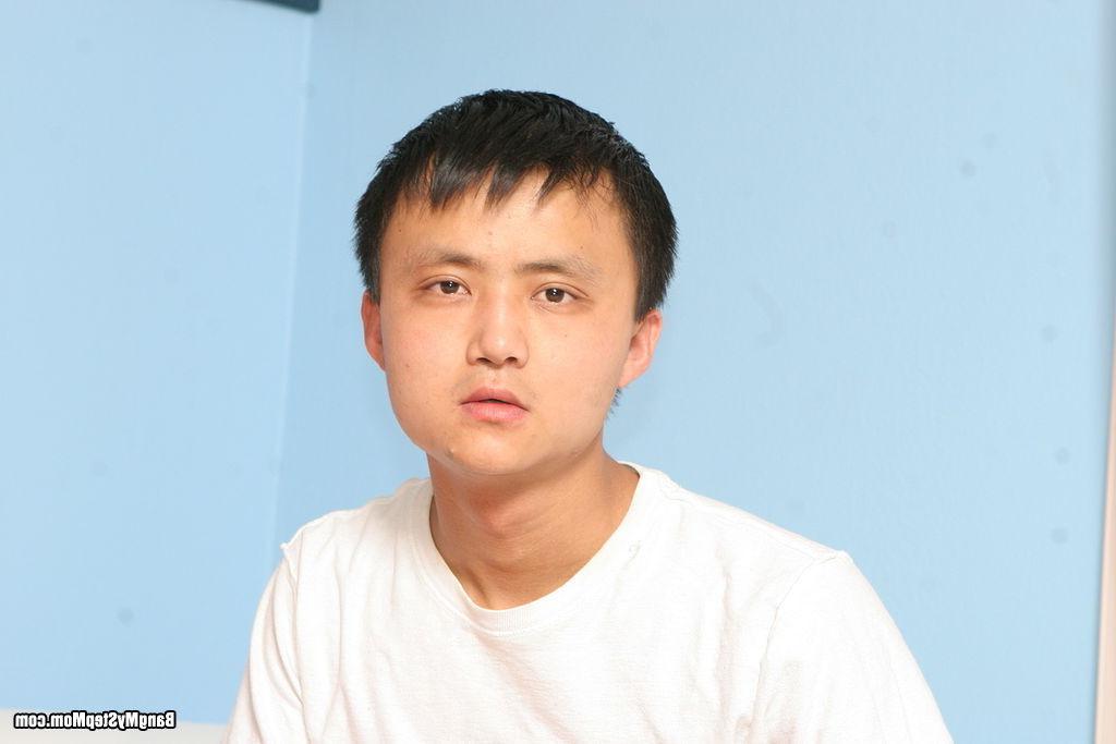 25P Süßer asiatischer Hengst steckt es seiner atemberaubenden blonden Stiefmutter Darryl Hanah fest