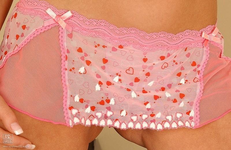 8P Mili's pink pussy