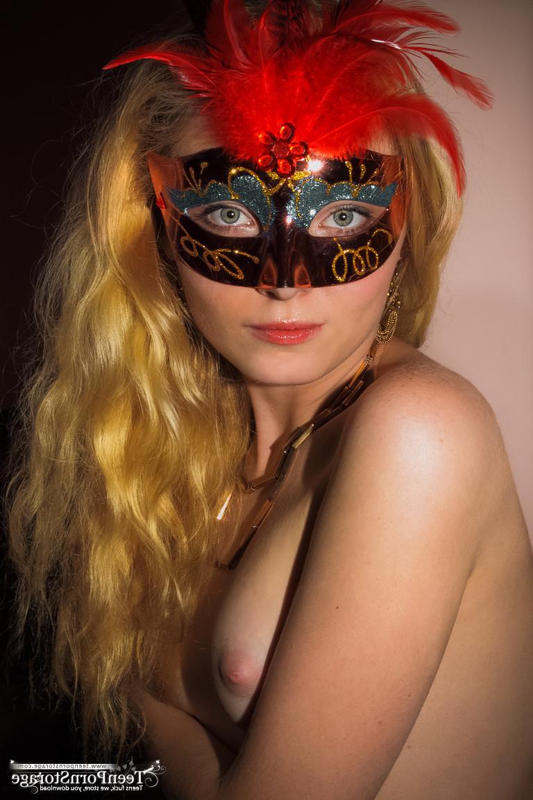 20P Blonde phantom