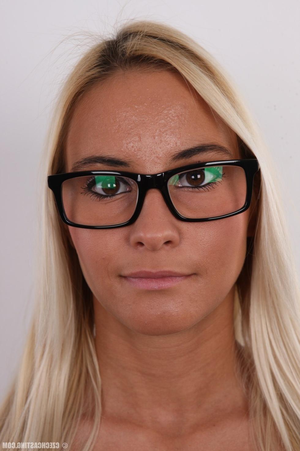 15P Sexy teen poses in these casting pics
