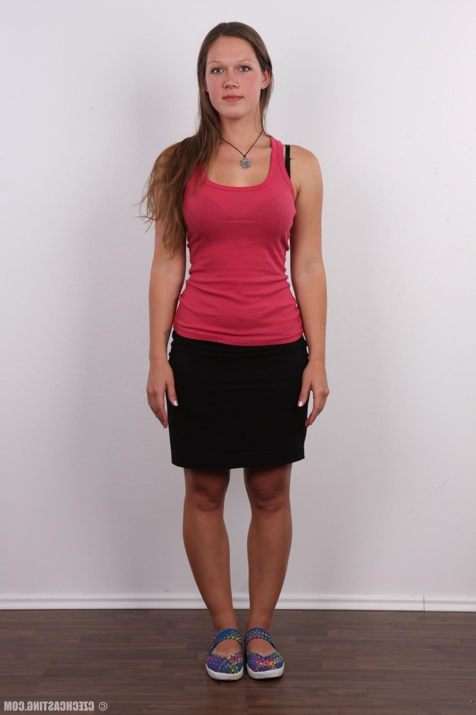 15P Amateur girl in casting photos