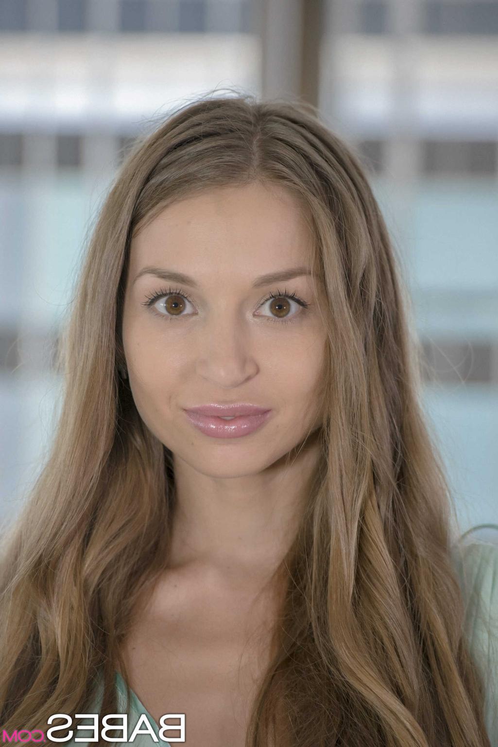 15P Galina Fedorova spreads her pink pussy lips apart