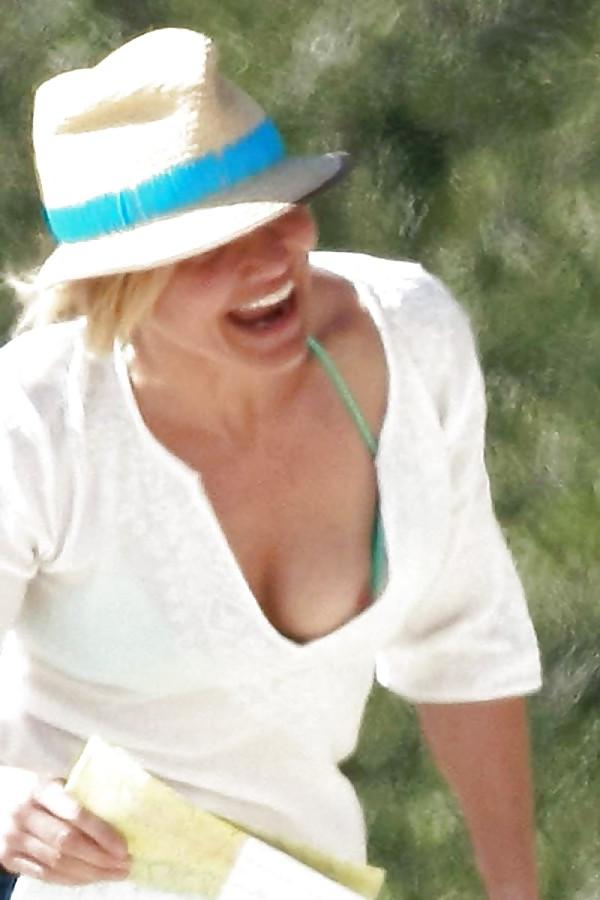 25P Celebrity upskirt DB nip slips Ect...........