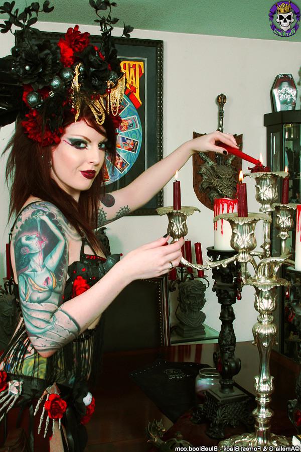 15P Evil tattooed redhead doing enchanting sex ritual