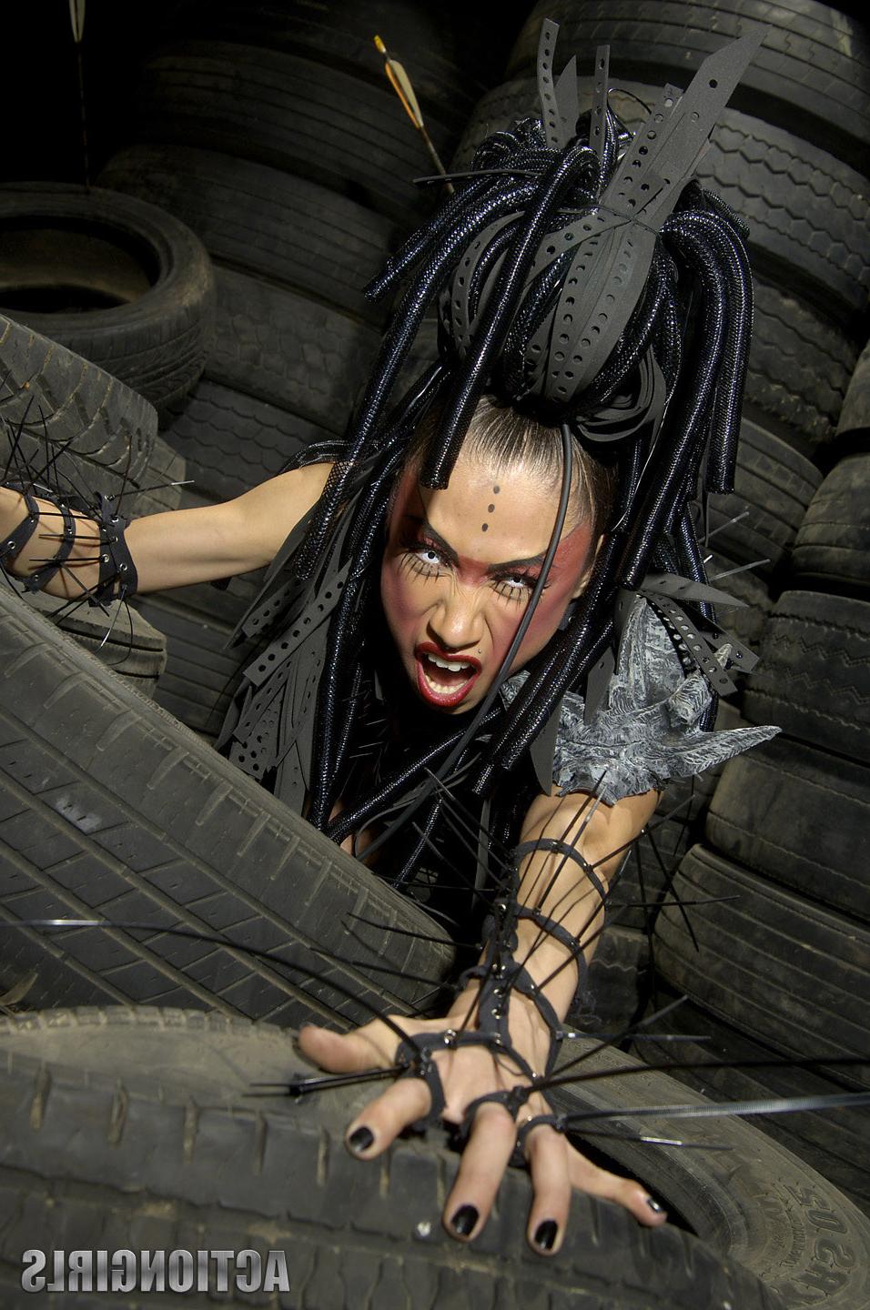 16P Exclusive Actiongirls Road Warrior Babes Photos Actiongirls.com