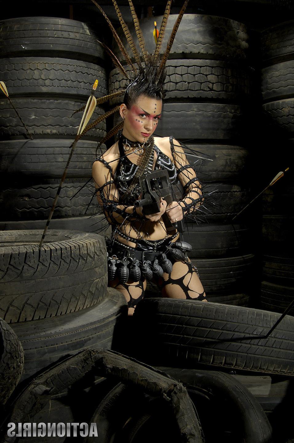 16P Exclusive Actiongirls Road Warrior Babes Photos Actiongirls.com