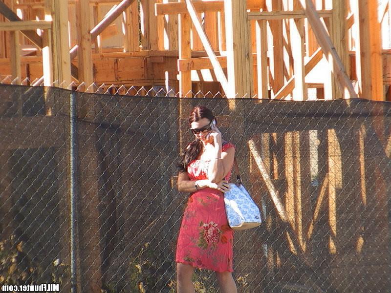 6P Hot milf takes a break from watchin her workers and gets creamed on