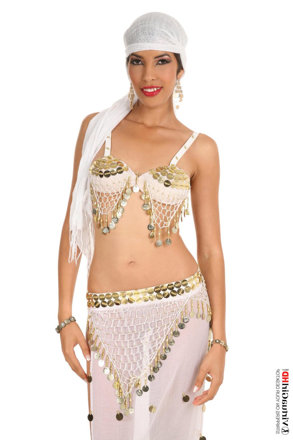 15P Stop watching pictures and get Jasmine Arabia stripping on your desktop