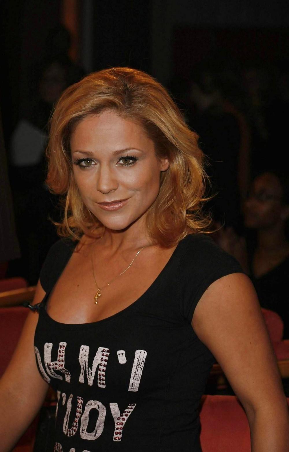 25P German Hit Music Queen Michelle