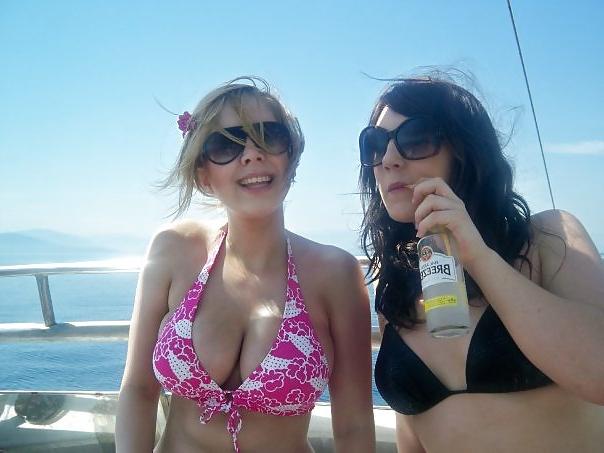 10P Big boobs in bikini 6