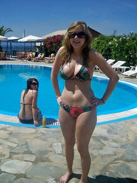 10P Big boobs in bikini 6