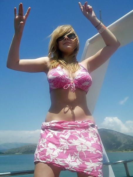 10P Big boobs in bikini 6