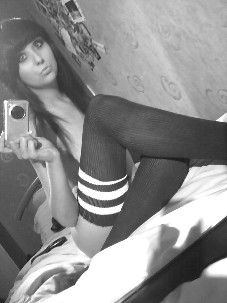 13P Sexy Emo-Babe