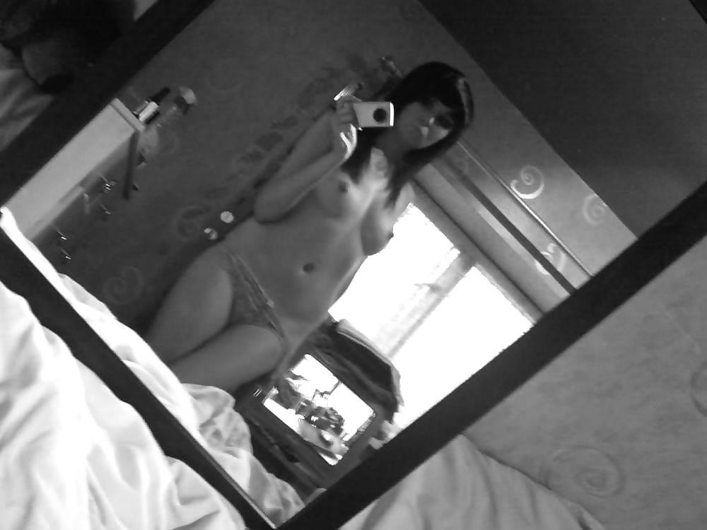 13P Sexy Emo-Babe