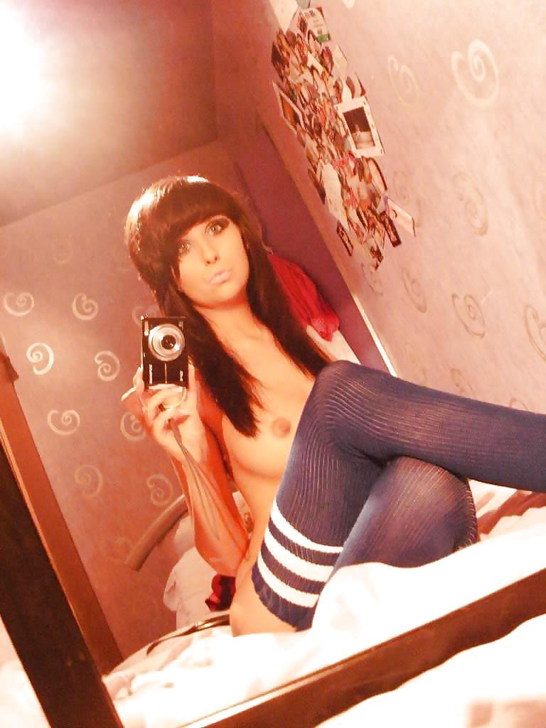 13P Sexy Emo-Babe
