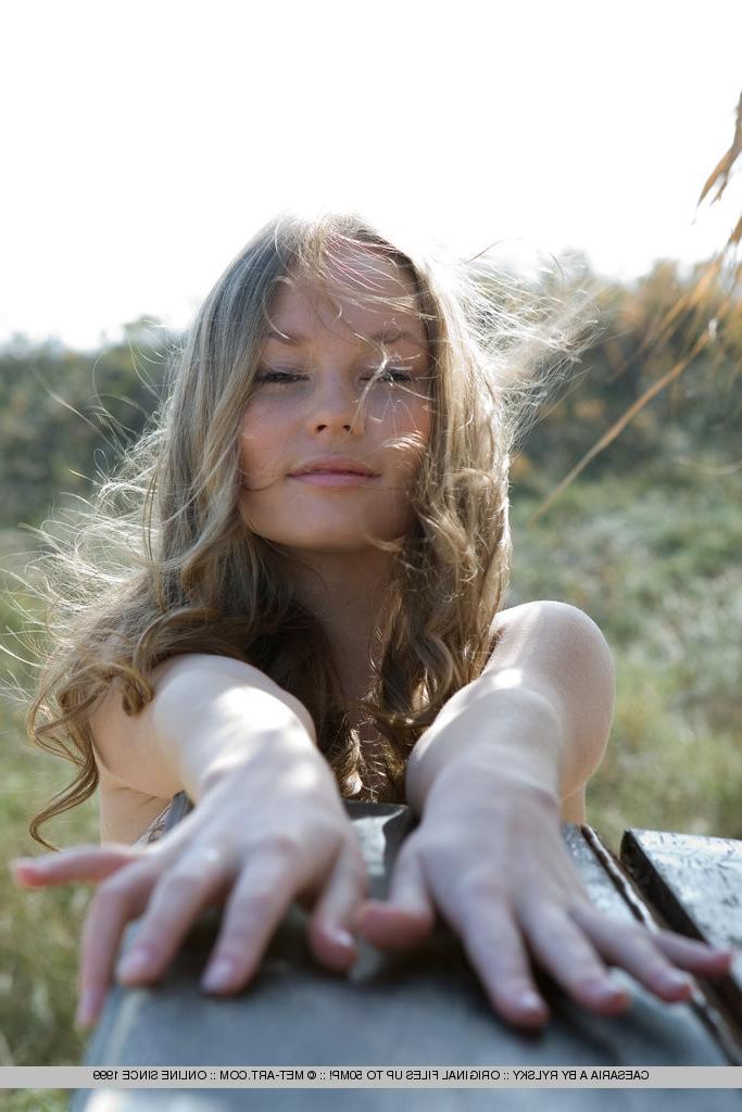 16P Petite erotic teen posing in outdoor nudes