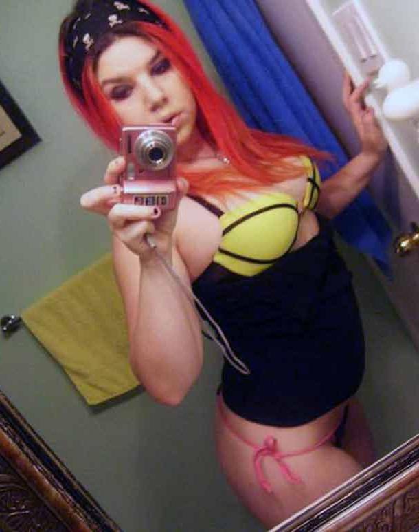 12P Emo girls love to tease and strip