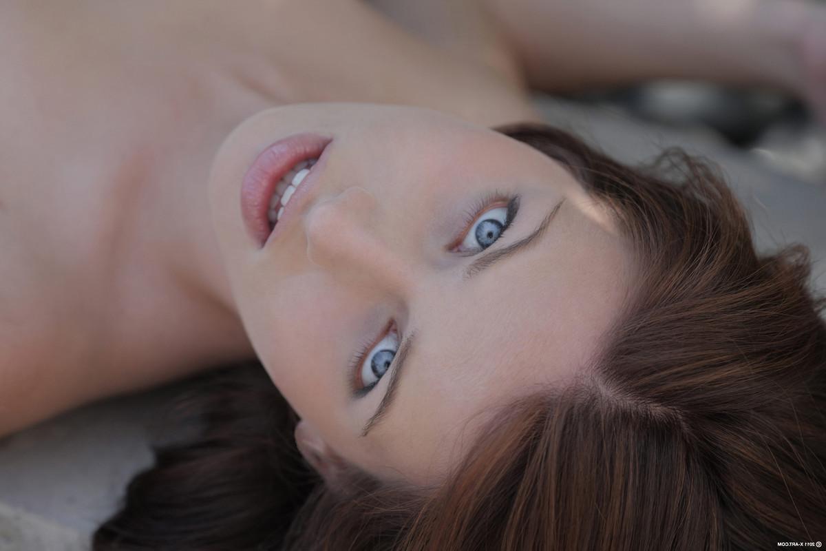 17P Sexy erotic petite teen babe Maryjane posing
