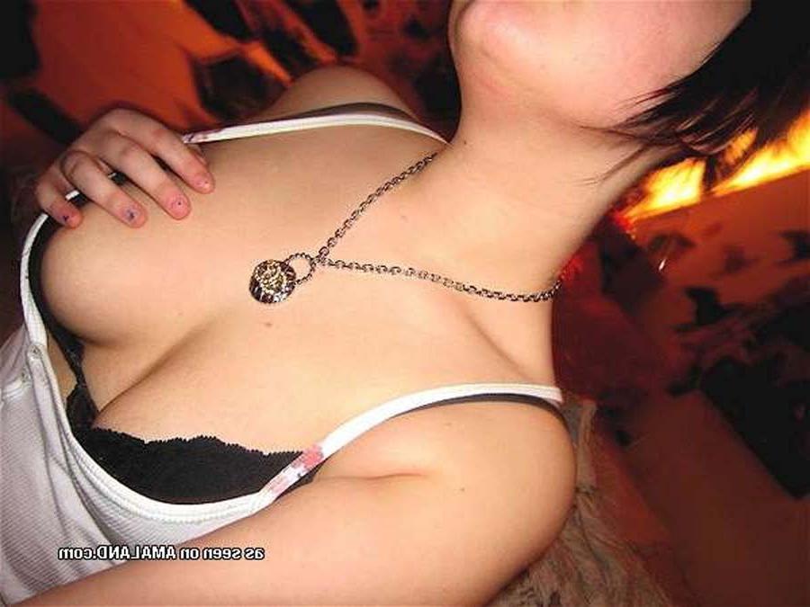 12P Homemade pics of babes under the shower
