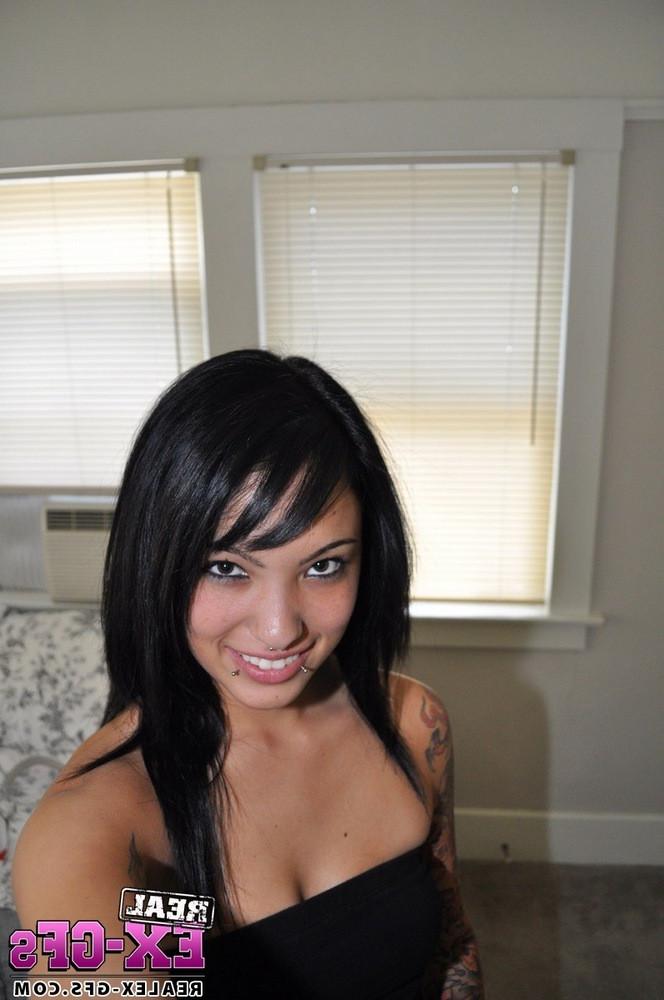 15P Tattooed girlfriend self shoting