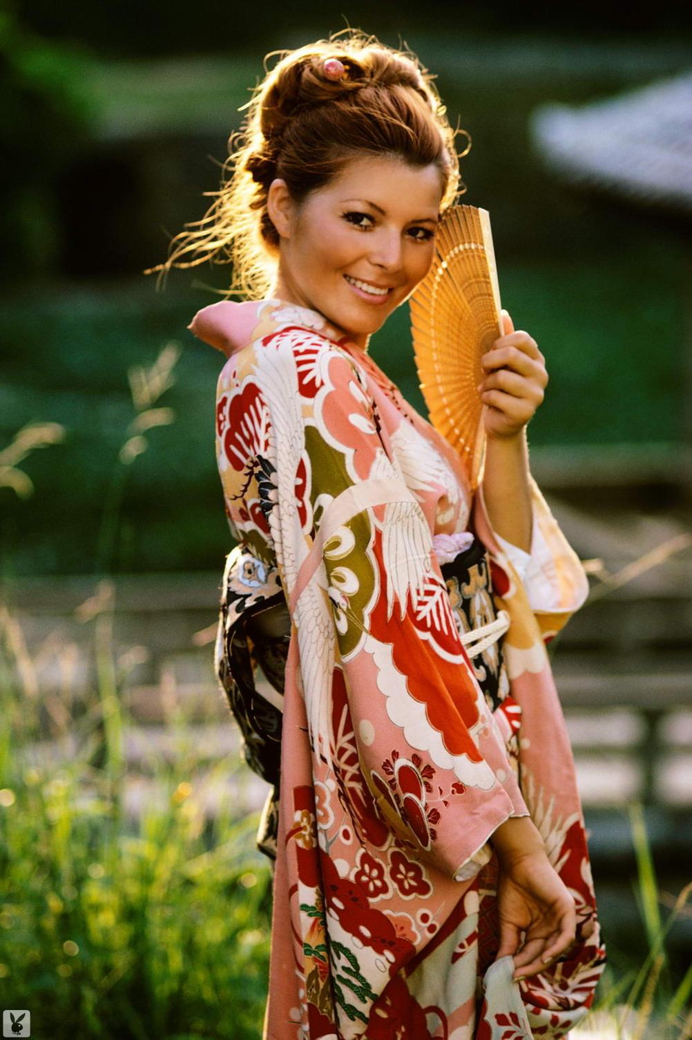 14P Miss June 1971 Lieko English
