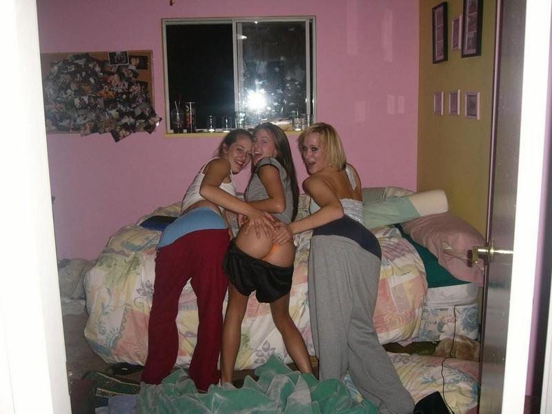 15P Homemade nude teen pics