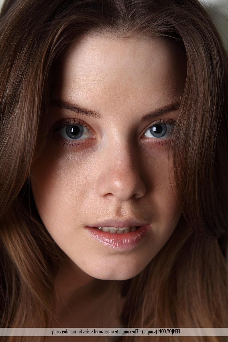 16P Curvy erotic teen beauty in softcore nudes
