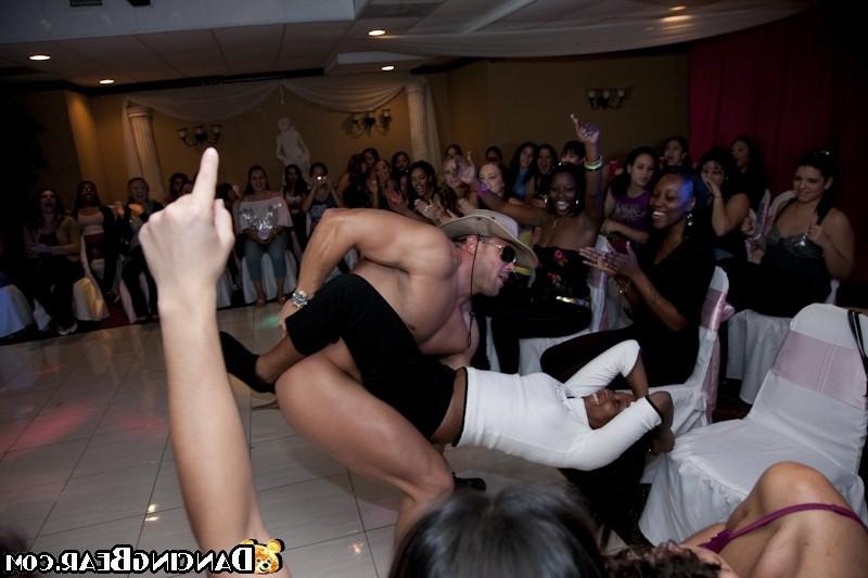 16P Dozens of amateur babes give head on the hardcore party