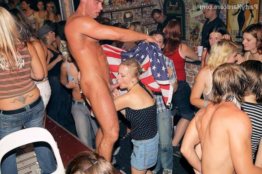 16P Amateur babes fucking in a delicious party
