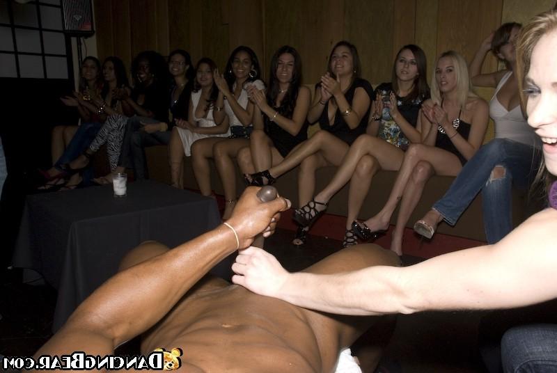 16P Dozens of amateur babes give head on the hardcore party
