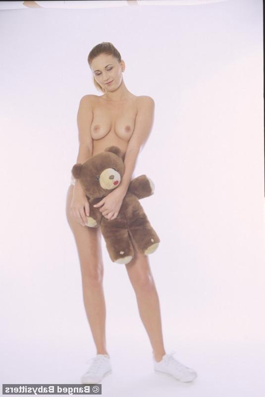 15P Dude in a bonnet fucks a tight teen babe