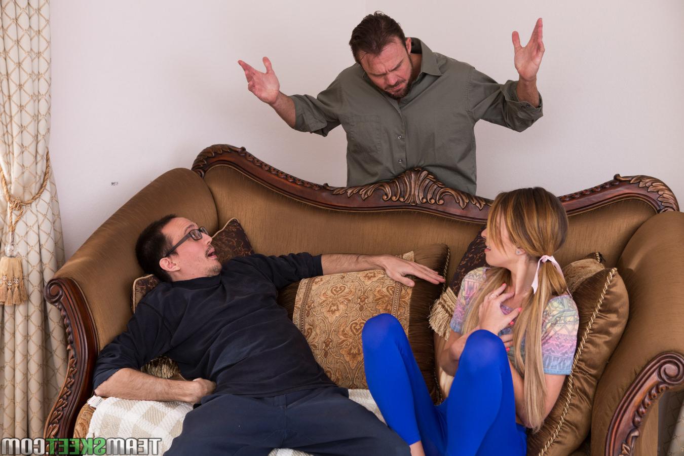 11P Teen babysitter Kylie Nicole gets caught giving her bf head