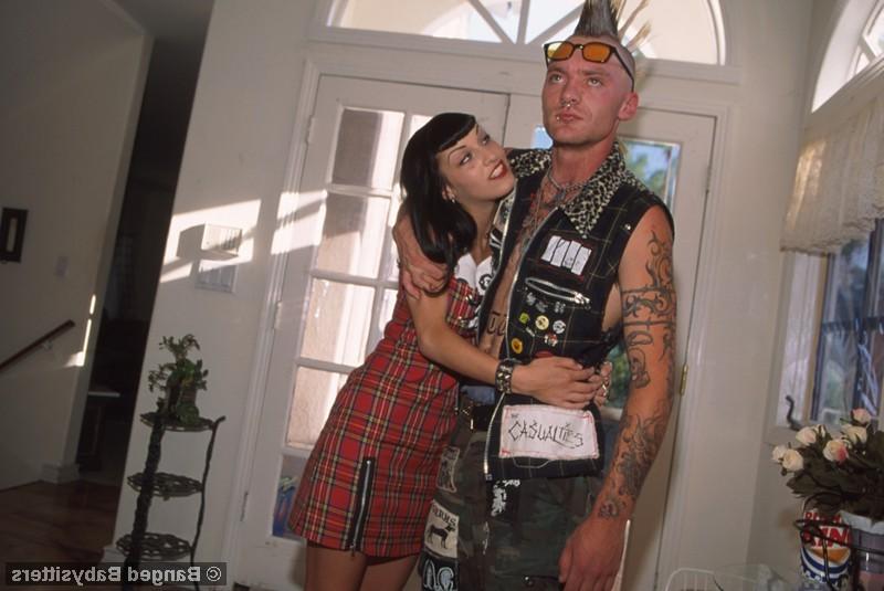 15P Goth teen babe fucking an inked up older man