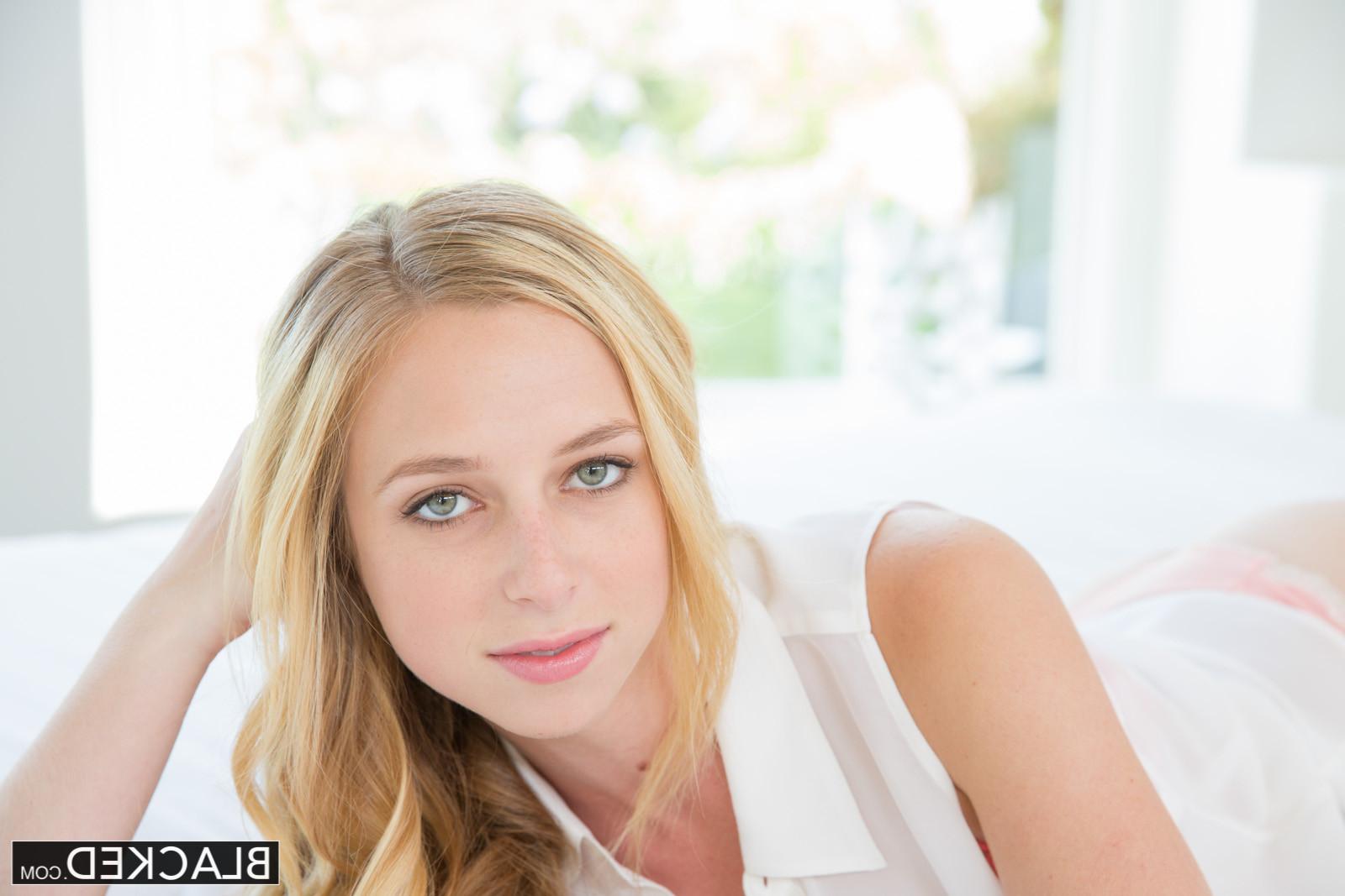 15P First Interracial for Beautiful Blonde Taylor Whyte with Milky Skin