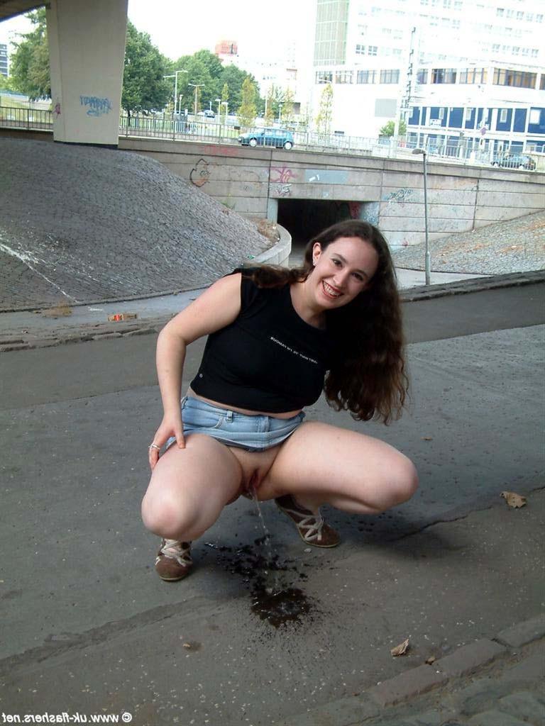 15P Nimue Allens public pissing and flashing