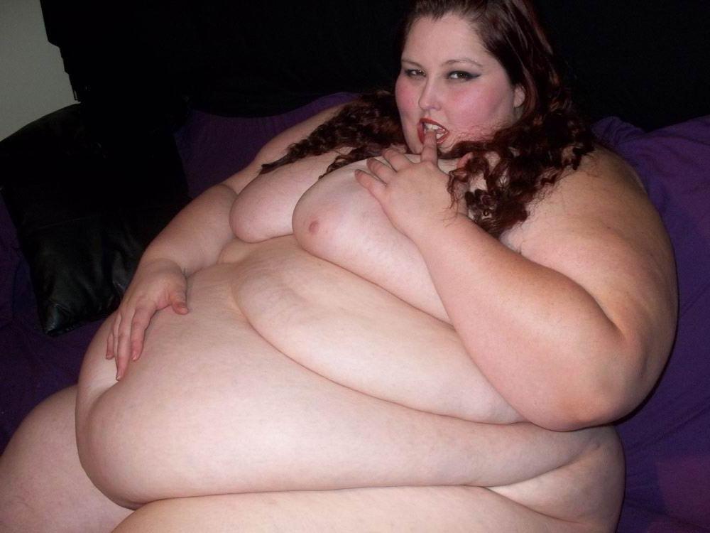 15P Super sized ladies posing and in actions