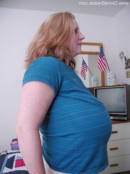 15P Busty milf Sapphire letting humongous titties hang out