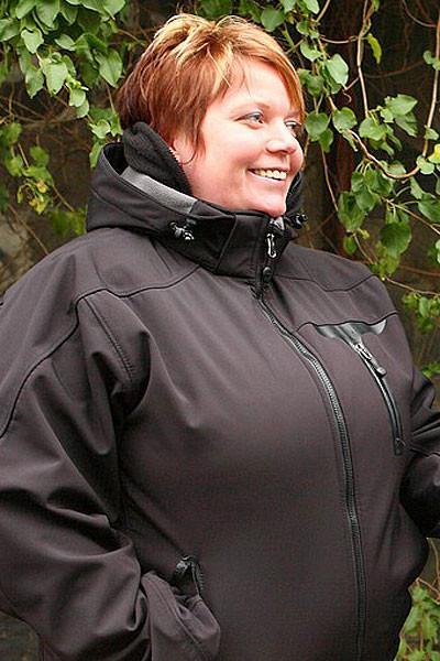 12P She picks up the young man and takes him home, away from his GF, to have BBW sex