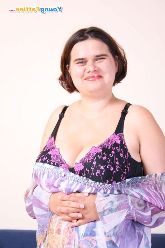 12P Plus-size candy bares boobs and pussy without shame