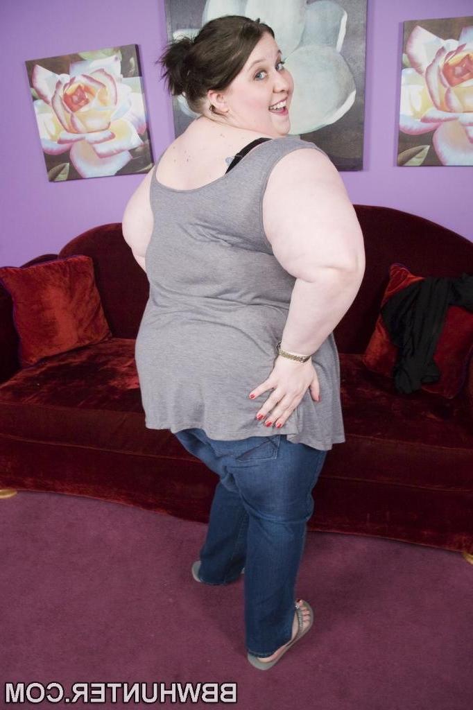 12P Cute plumper Jelli Bean shows off her enormous rack and gets her pussy plugged w