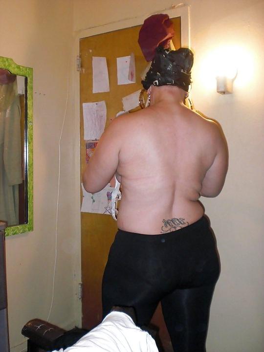 25P SOME LATIN MILF BOOTY