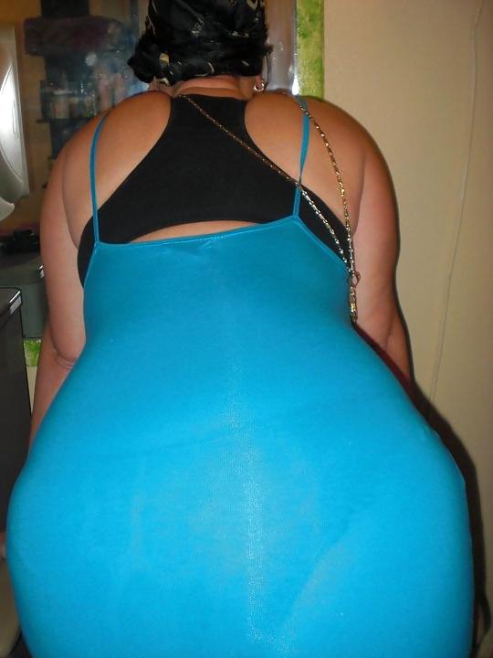 25P SOME LATIN MILF BOOTY