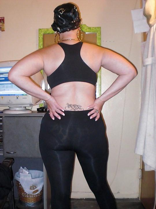 25P SOME LATIN MILF BOOTY