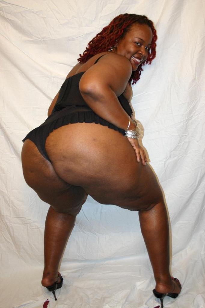 15P Teasing horny busty black bbw suck and hump a hard cock