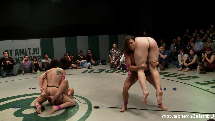 15P Four-way lesbian action with hard strap-on fucking!!!
