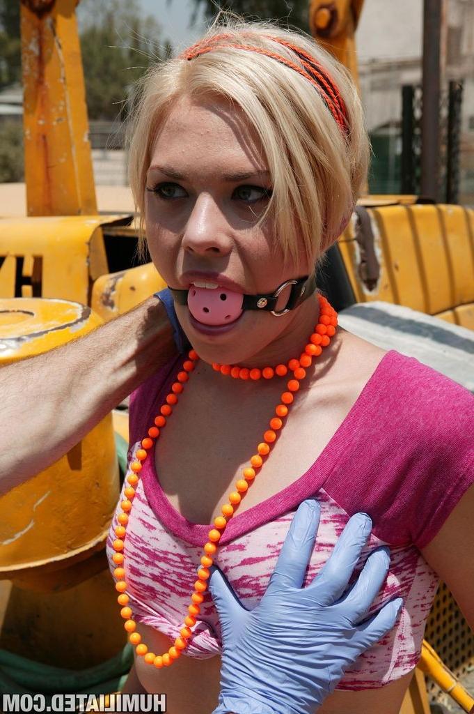 16P Blonde bitch Shelby Angel is a horny squirt angel