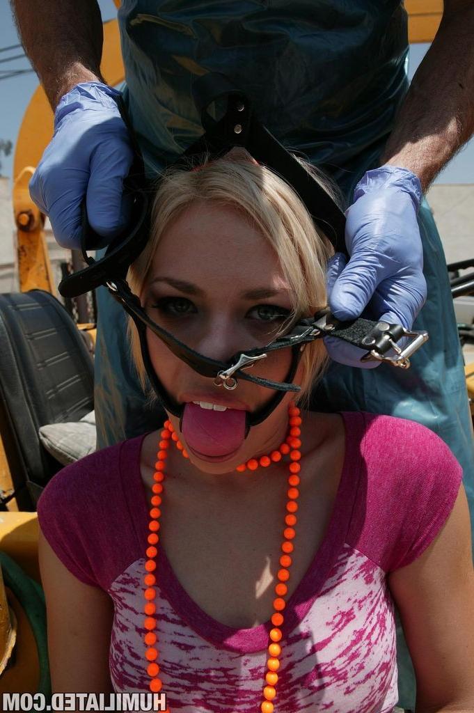 16P Blonde bitch Shelby Angel is a horny squirt angel