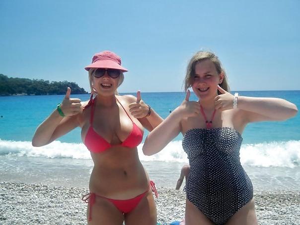 15P Big boobs in bikini 5