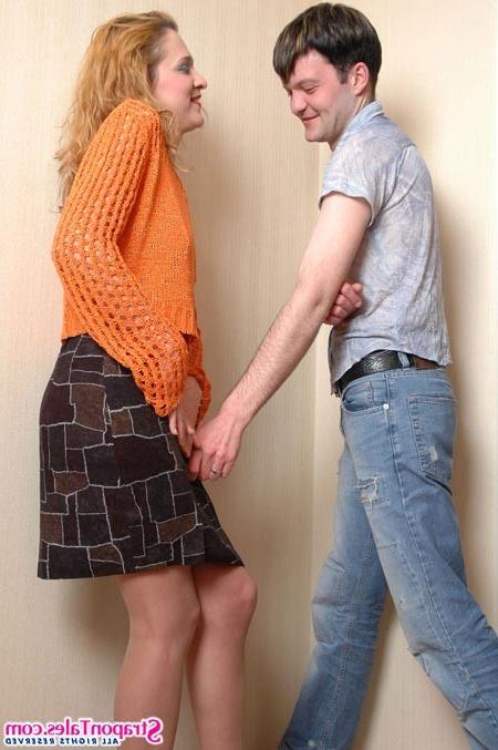 16P Guy fucked by the strap-on of his girlfriend in femdom